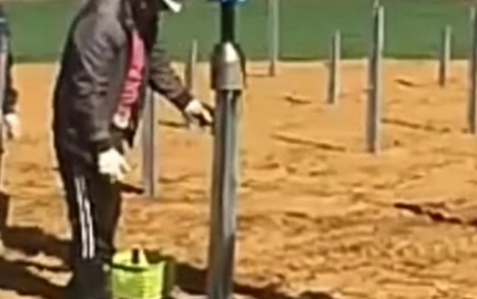 Conductor de poste de pila para construcción, agricultura y jardín