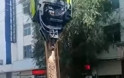 ¿Cómo funciona el martillo vibratorio montado en la excavadora?