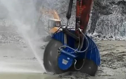 Excavadora Rock Saw3